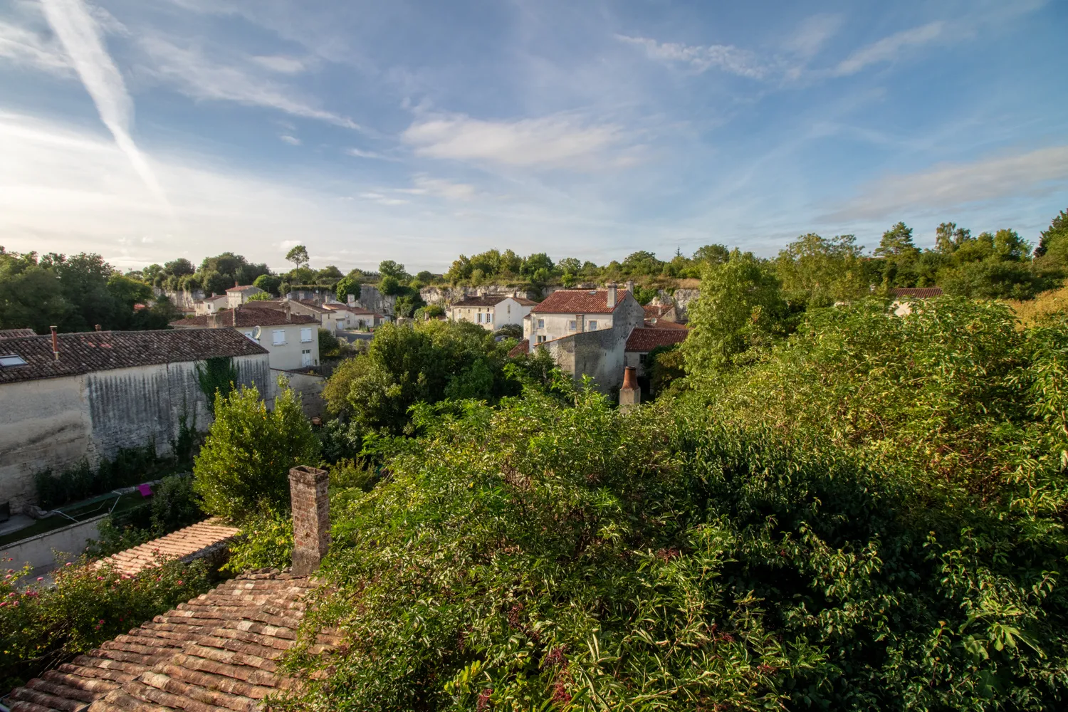 Maison de caractère à Saint-Savinien avec jardin de 800 m² 