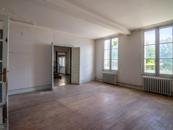 Maison de caractère à Saint-Savinien avec jardin de 800 m² 
