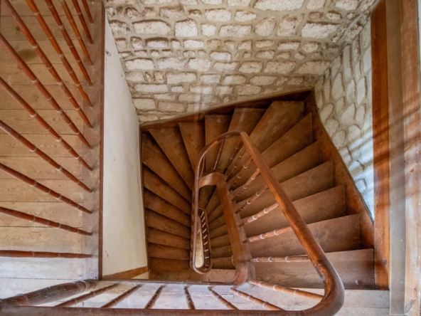 Maison de caractère à Saint-Savinien avec jardin de 800 m² 
