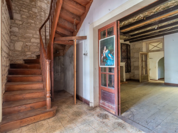 Maison de caractère à Saint-Savinien avec jardin de 800 m² 