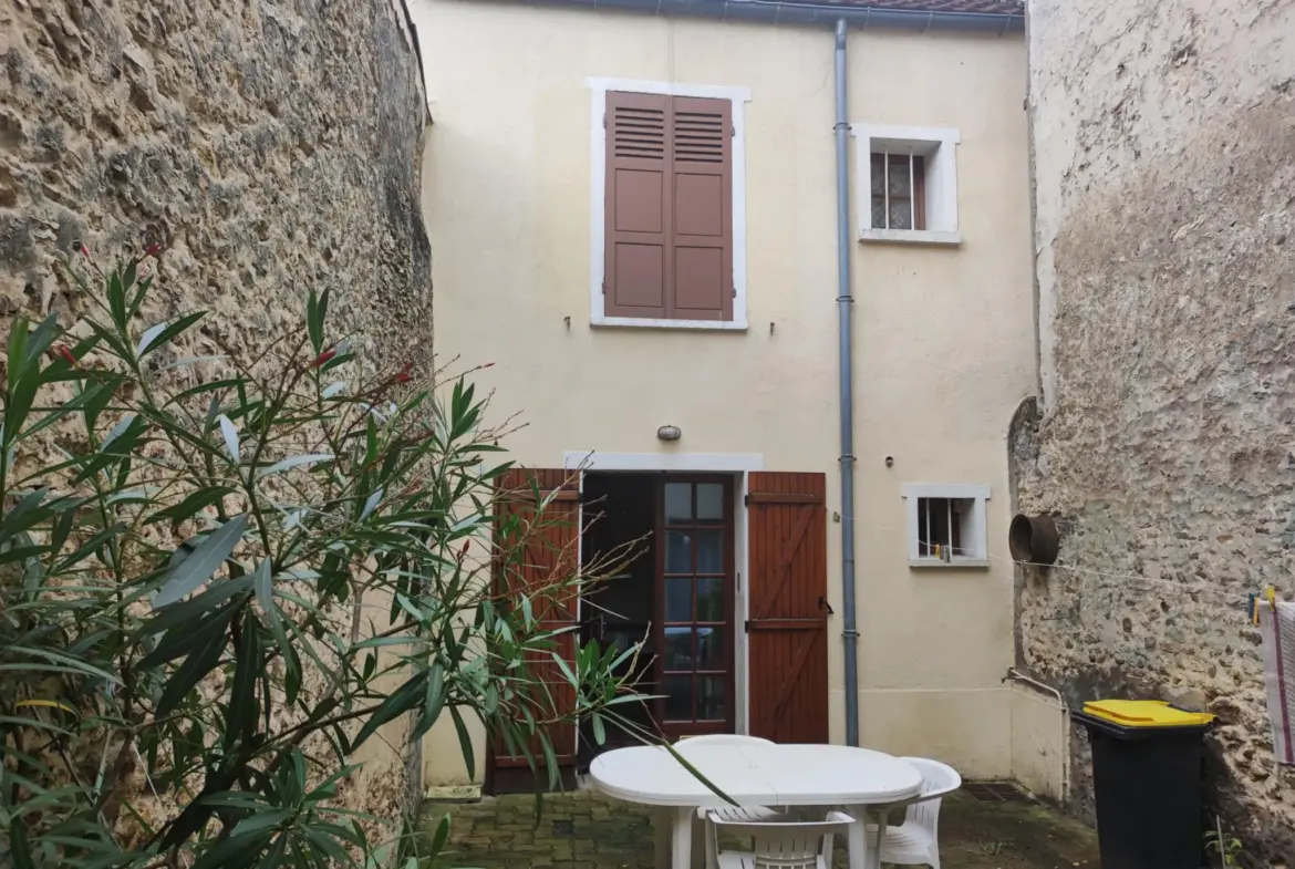 Maison de Ville Charmante à Vendre à Dourdan 