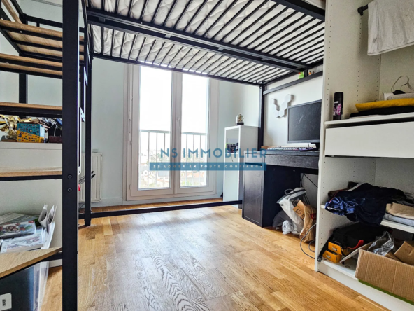 Appartement F4 avec Loggia et Vue sur La Défense à Houilles 