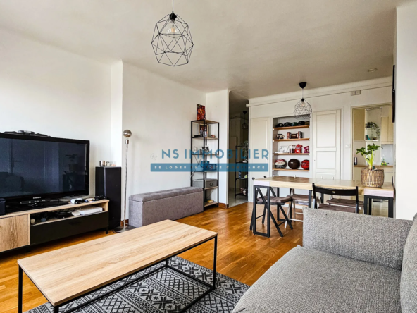 Appartement F4 avec Loggia et Vue sur La Défense à Houilles 