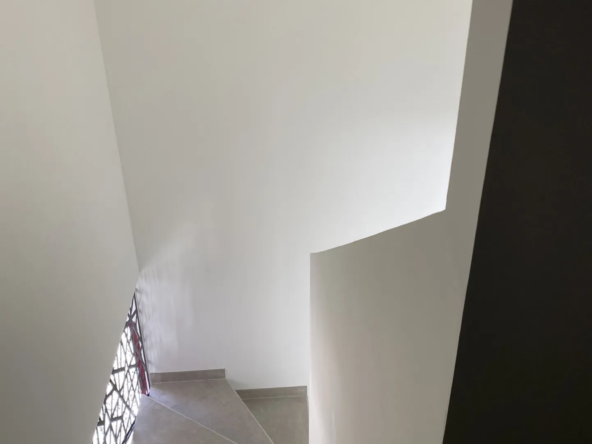 Maison mitoyenne de 2020 à Orange avec garage et terrasse 