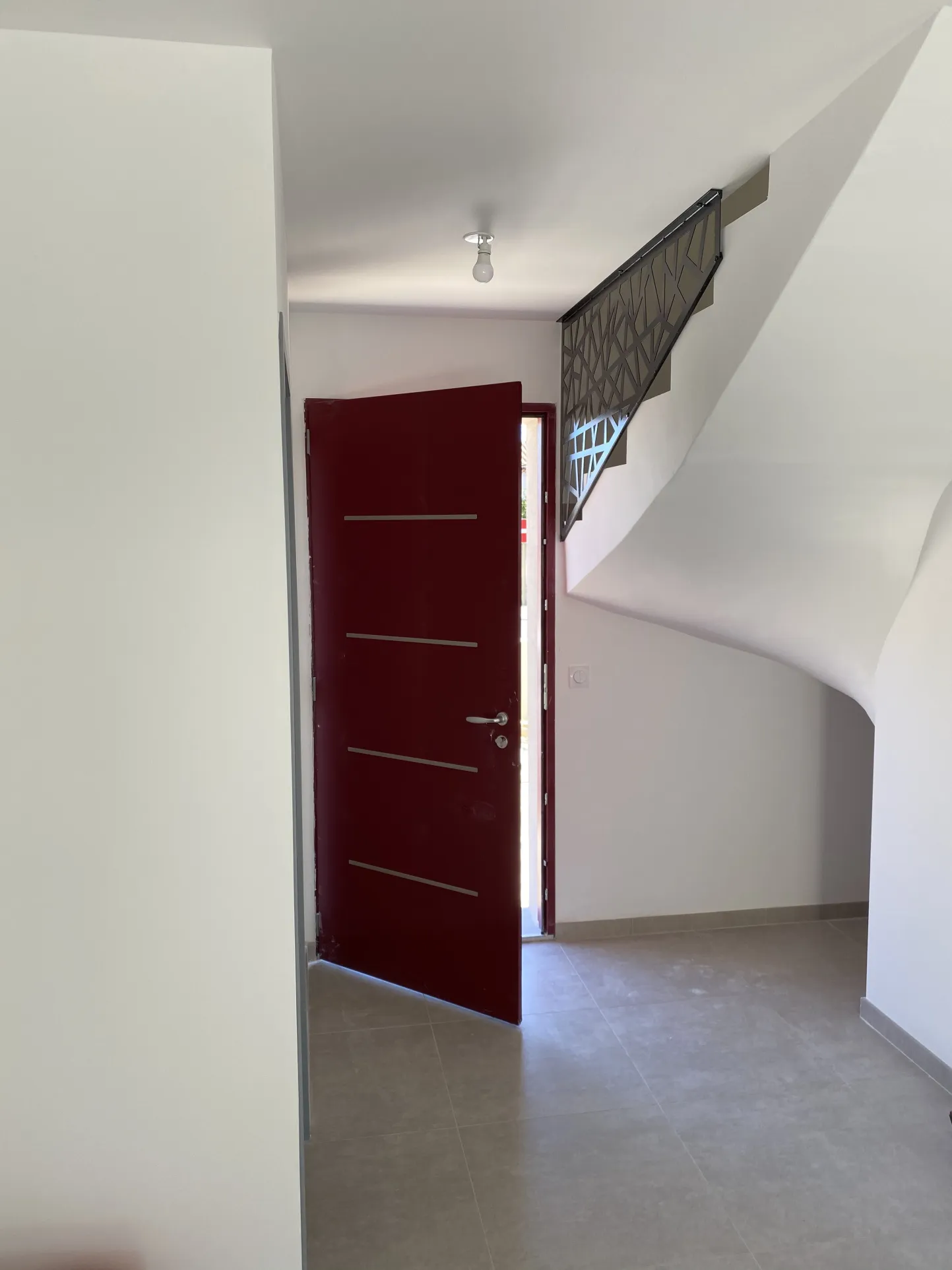 Maison mitoyenne de 2020 à Orange avec garage et terrasse 