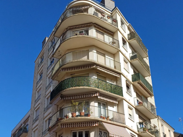 Appartement lumineux de 69 m² à Vichy avec balcon terrasse 