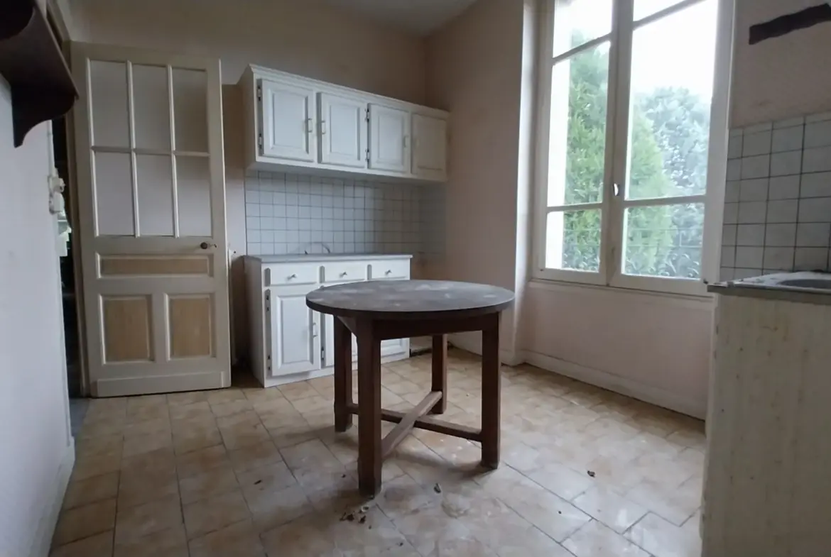 Maison à rénover avec 4 chambres à Ribérac - 159 000 EUR 