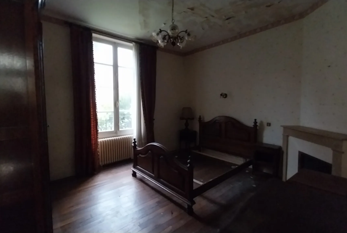 Maison à rénover avec 4 chambres à Ribérac - 159 000 EUR 