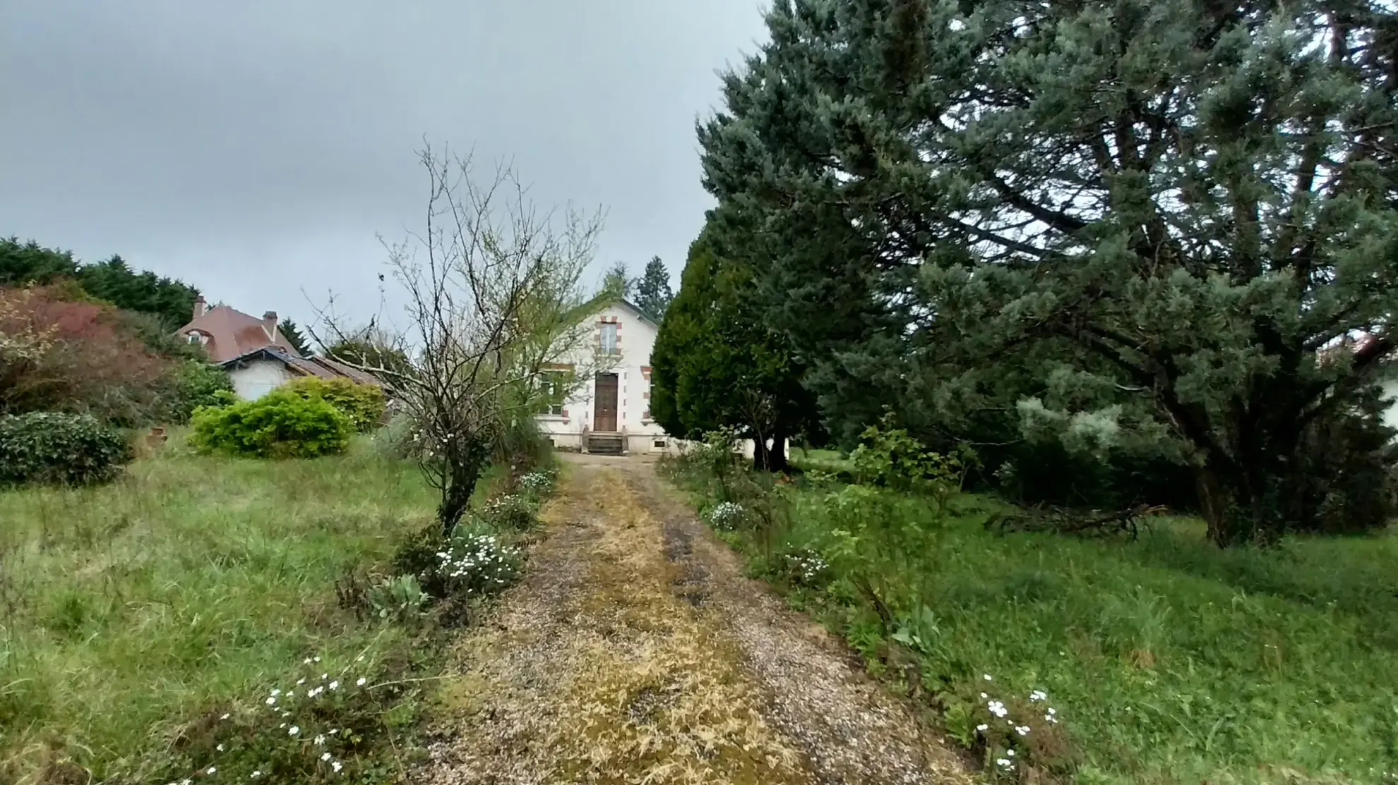 Maison à rénover avec 4 chambres à Ribérac - 159 000 EUR 