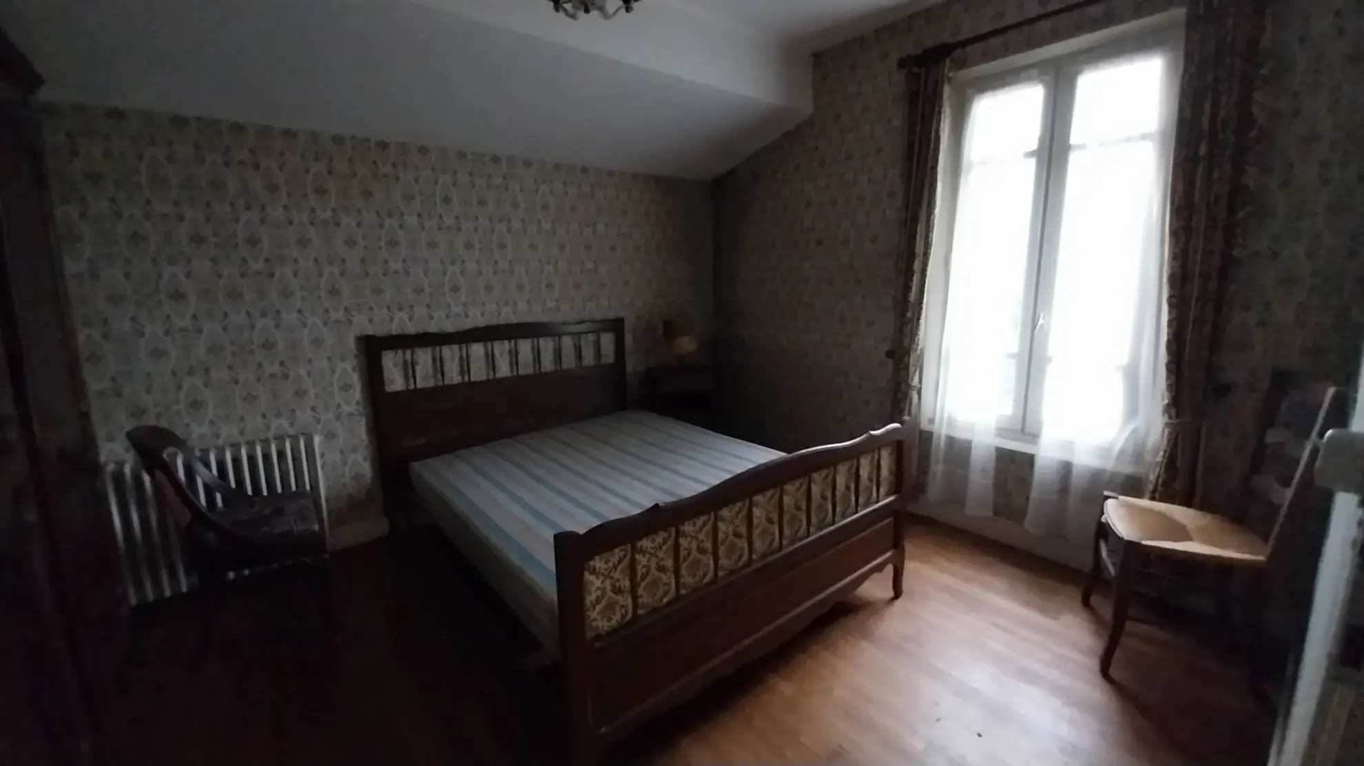 Maison à rénover avec 4 chambres à Ribérac - 159 000 EUR 