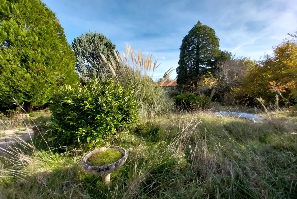 Maison à rénover avec 4 chambres à Ribérac - 159 000 EUR 