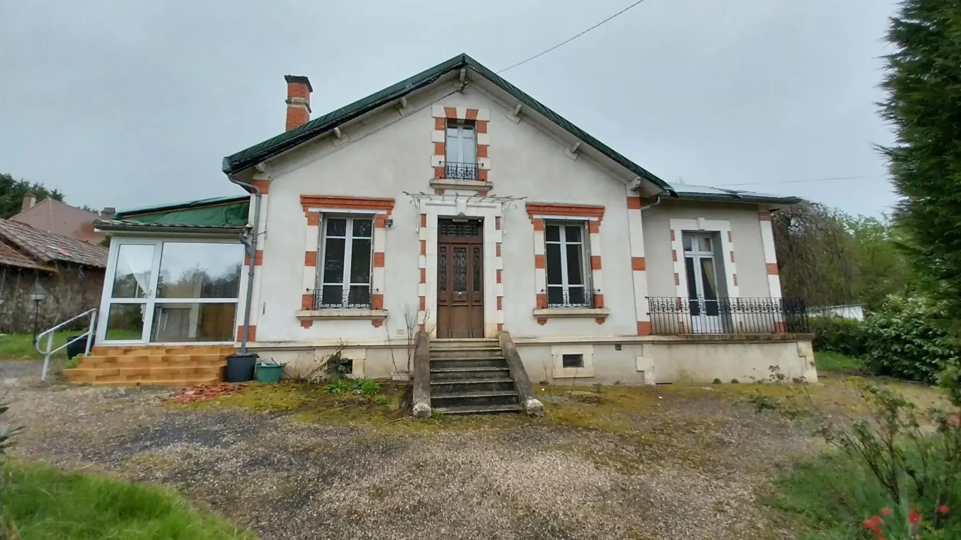 Maison à rénover avec 4 chambres à Ribérac - 159 000 EUR 