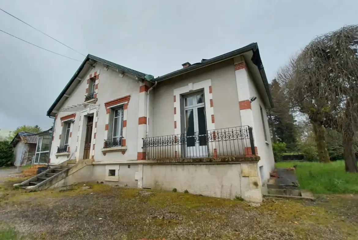 Maison à rénover avec 4 chambres à Ribérac - 159 000 EUR 