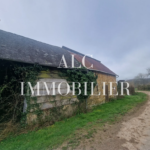 Maison en pierre à restaurer proche de Saint-Léonard-des-bois