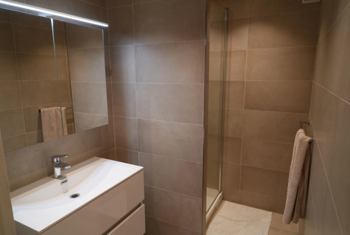 Grand appartement deux pièces à vendre au Chesnay Rocquencourt 