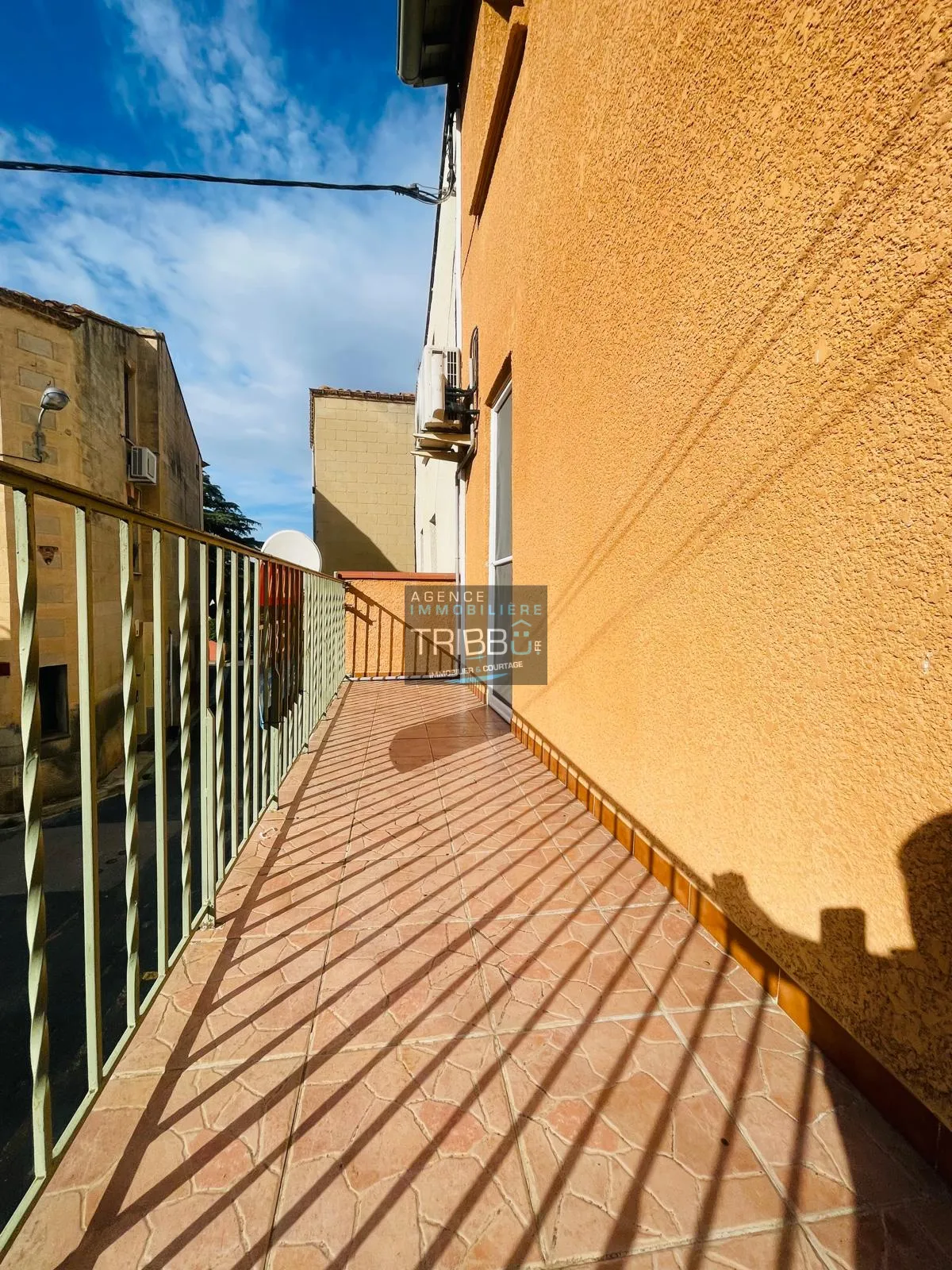 Maison de village avec garage à vendre à LLUPIA 