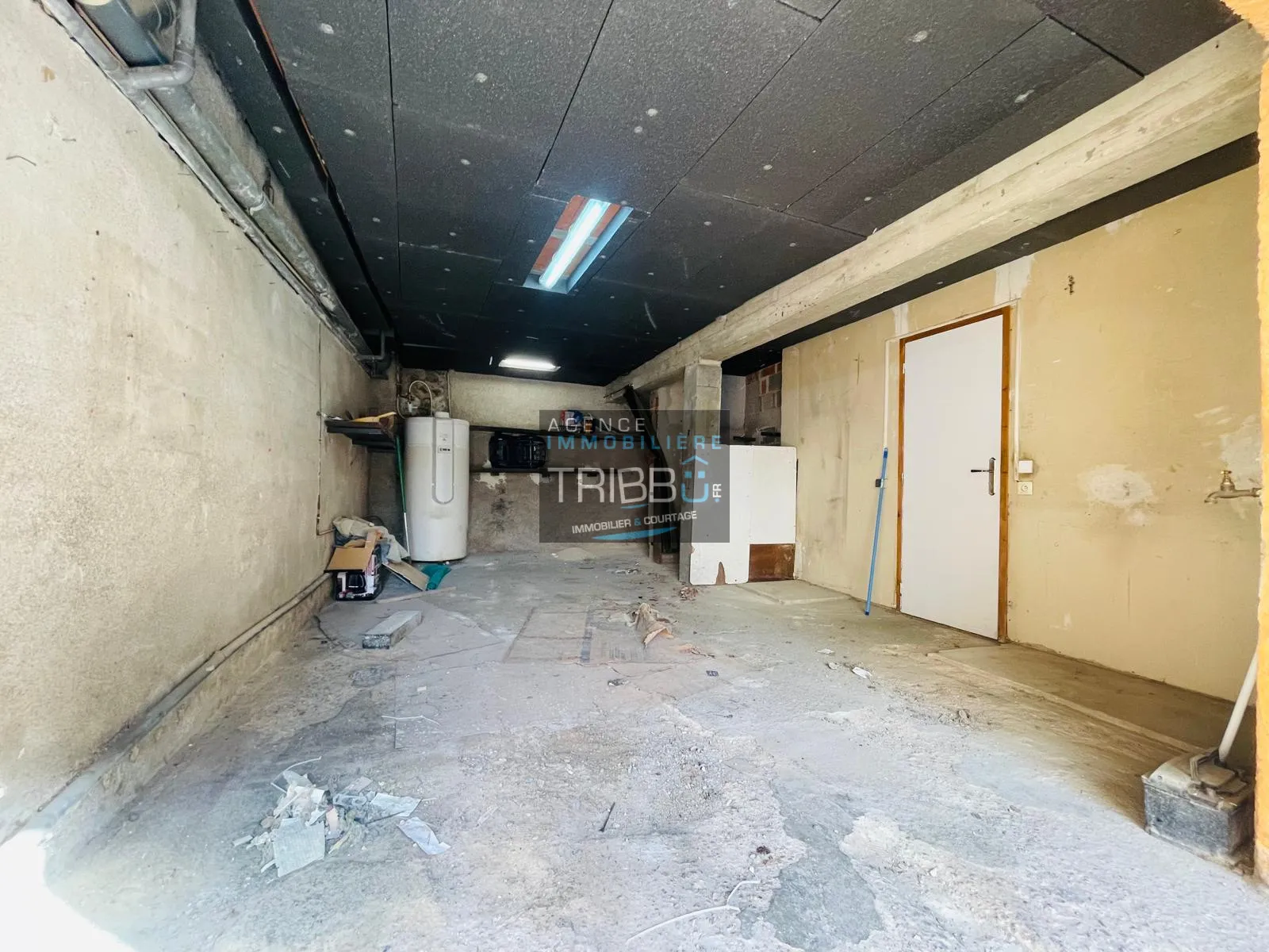Maison de village avec garage à vendre à LLUPIA 