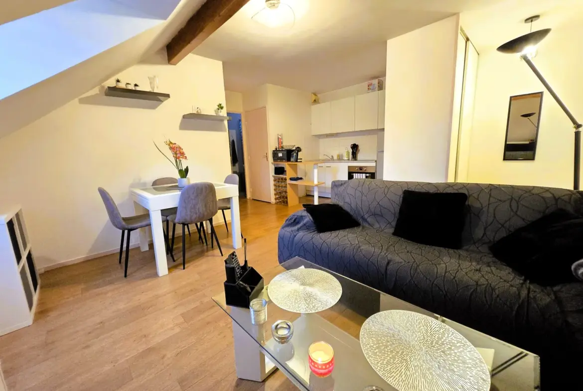 À vendre : Superbe appartement 2 pièces à Brie-Comte-Robert avec stationnement 