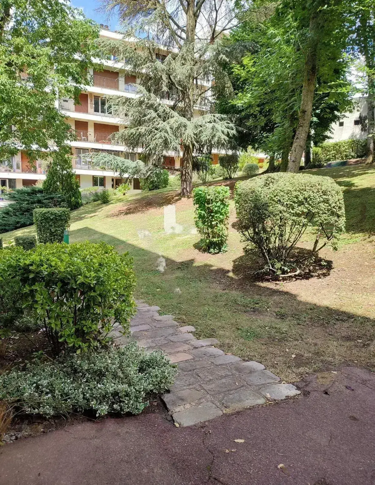 À vendre : Appartement F2 à Chartres avec une vue imprenable 