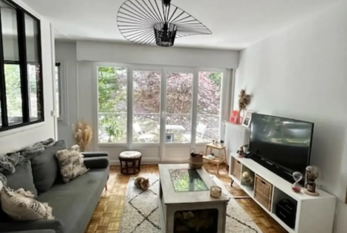 À vendre : Appartement F2 à Chartres avec une vue imprenable 
