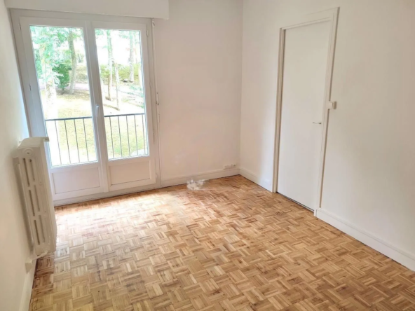 À vendre : Appartement F2 à Chartres avec une vue imprenable 