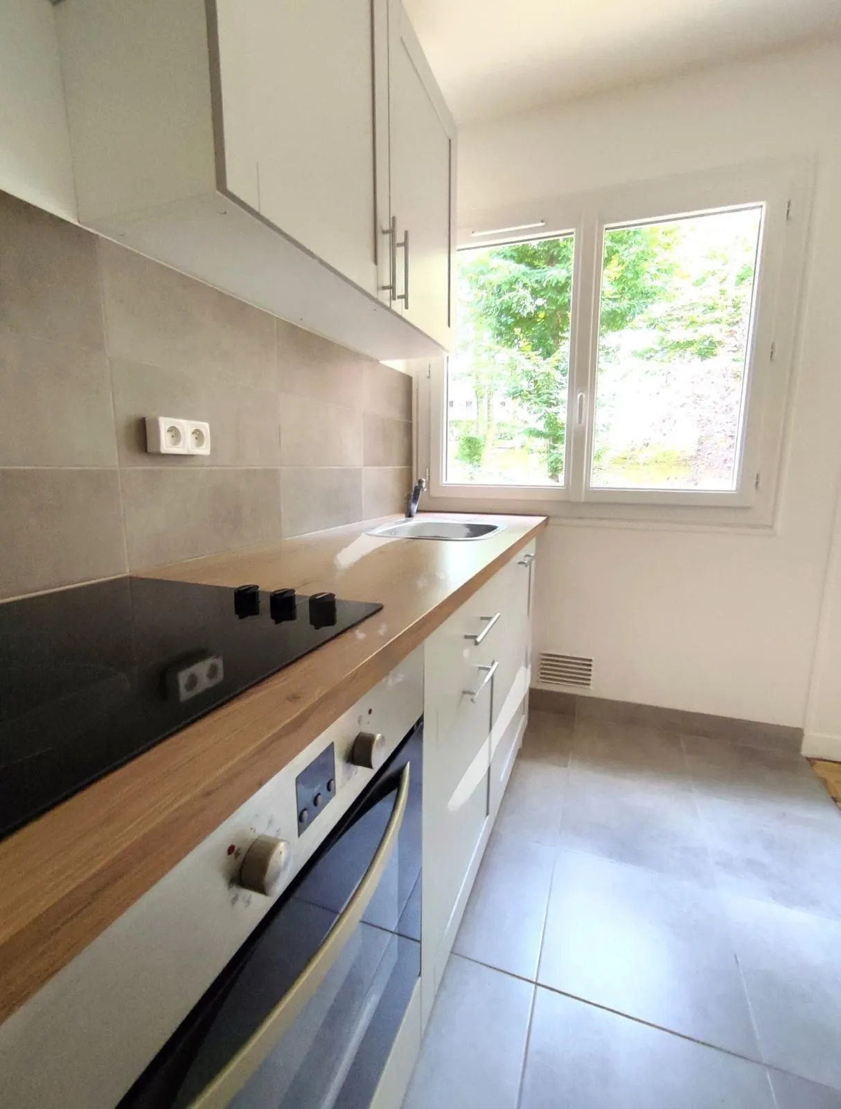 À vendre : Appartement F2 à Chartres avec une vue imprenable 