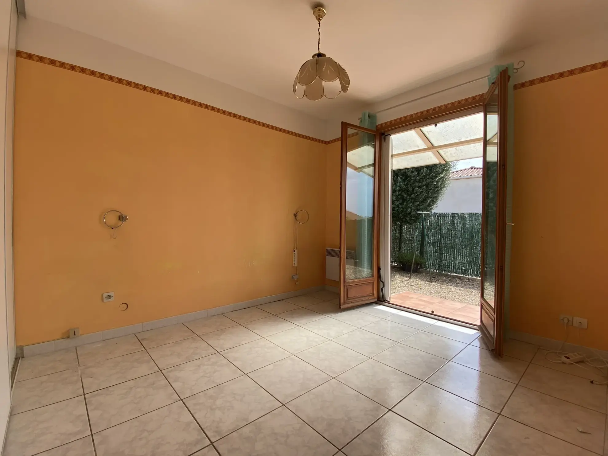A Vendre Maison de Plain Pied 3 Chambres Garage à Vias 