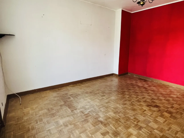 Bâtiment commercial à vendre à Lure - 145 m² avec appartement 