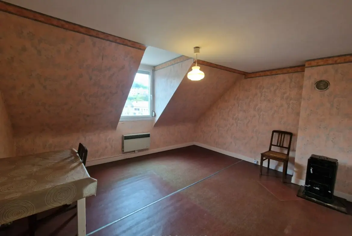 Maison de Ville à Altkirch avec 2 Appartements Loués 