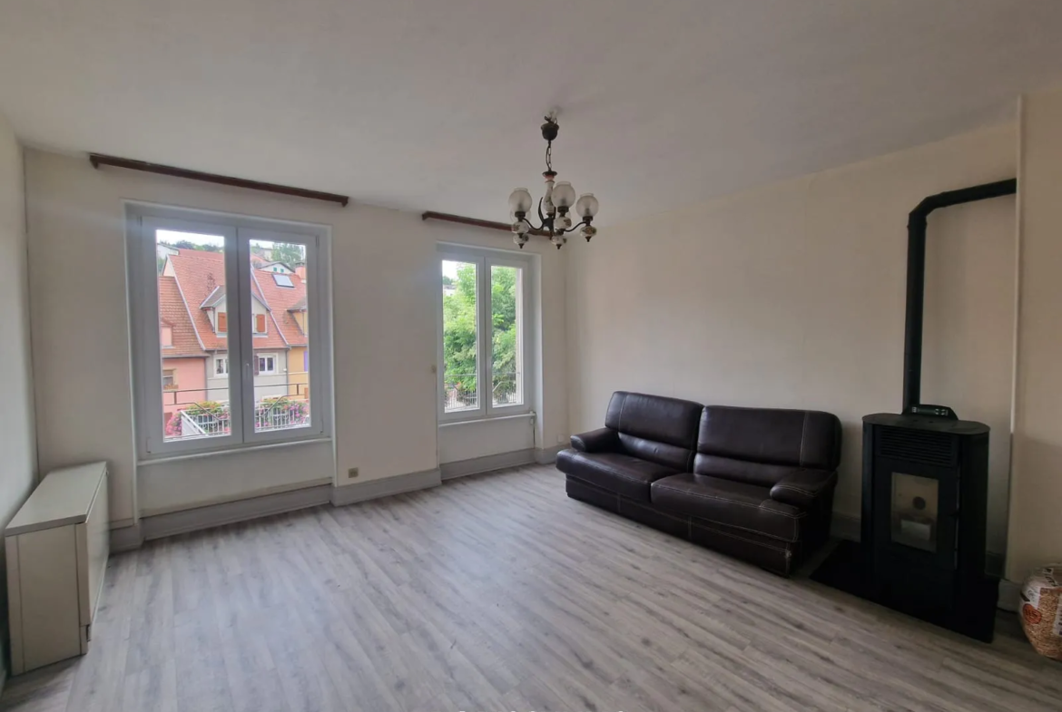 Maison de Ville à Altkirch avec 2 Appartements Loués 