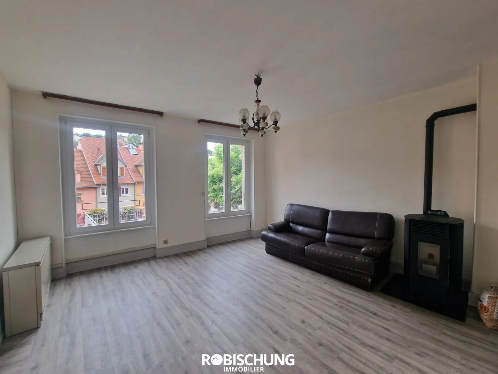 Maison de Ville à Altkirch avec 2 Appartements Loués 
