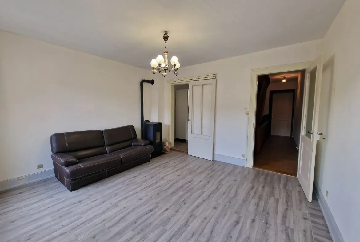 Maison de Ville à Altkirch avec 2 Appartements Loués 