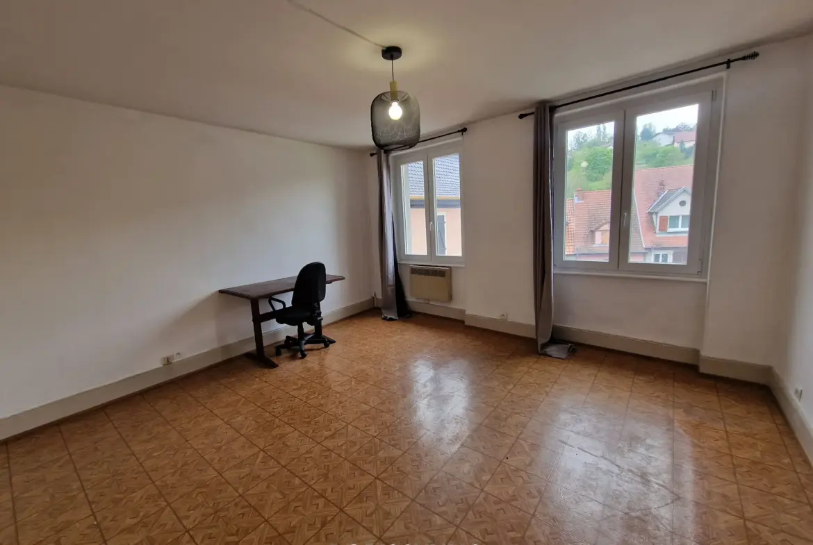 Maison de Ville à Altkirch avec 2 Appartements Loués 