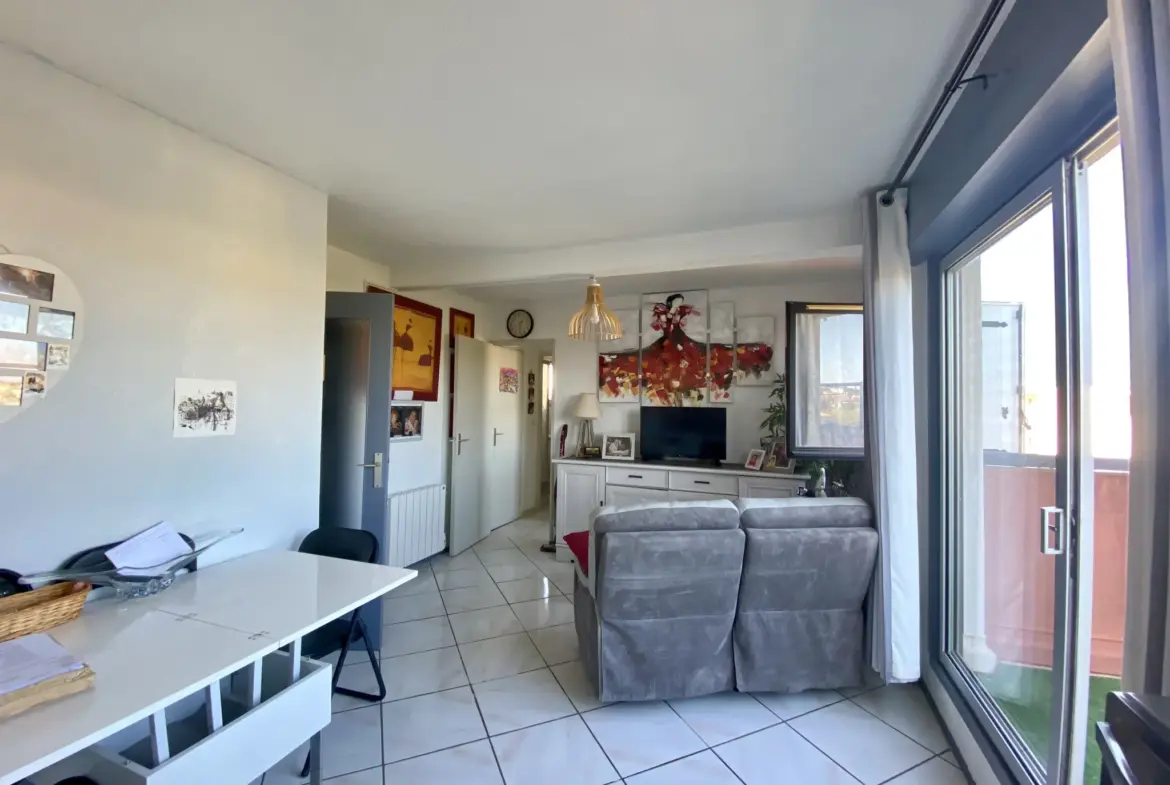 Bel appartement 2 pièces avec vue sur Mont Saint Loup à Agde 