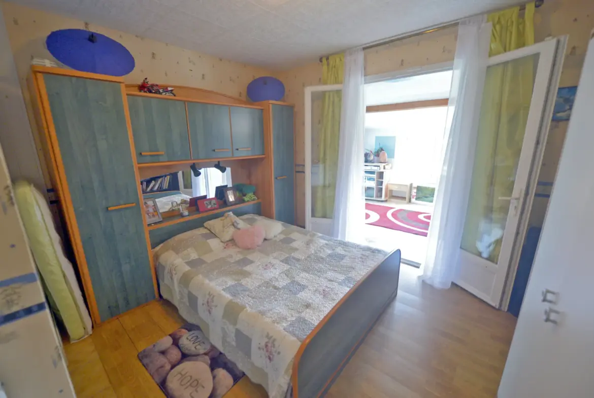 Maison de plain-pied avec piscine à Cozes - 4 chambres 