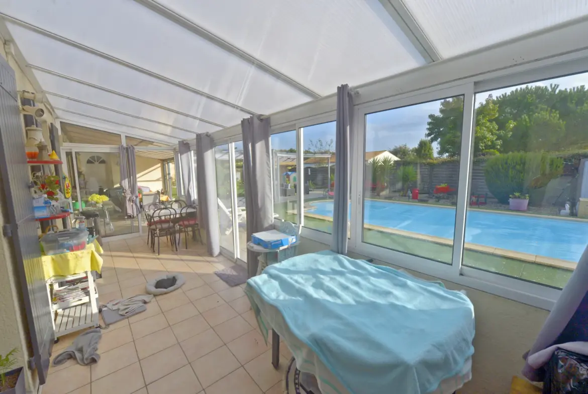 Maison de plain-pied avec piscine à Cozes - 4 chambres 