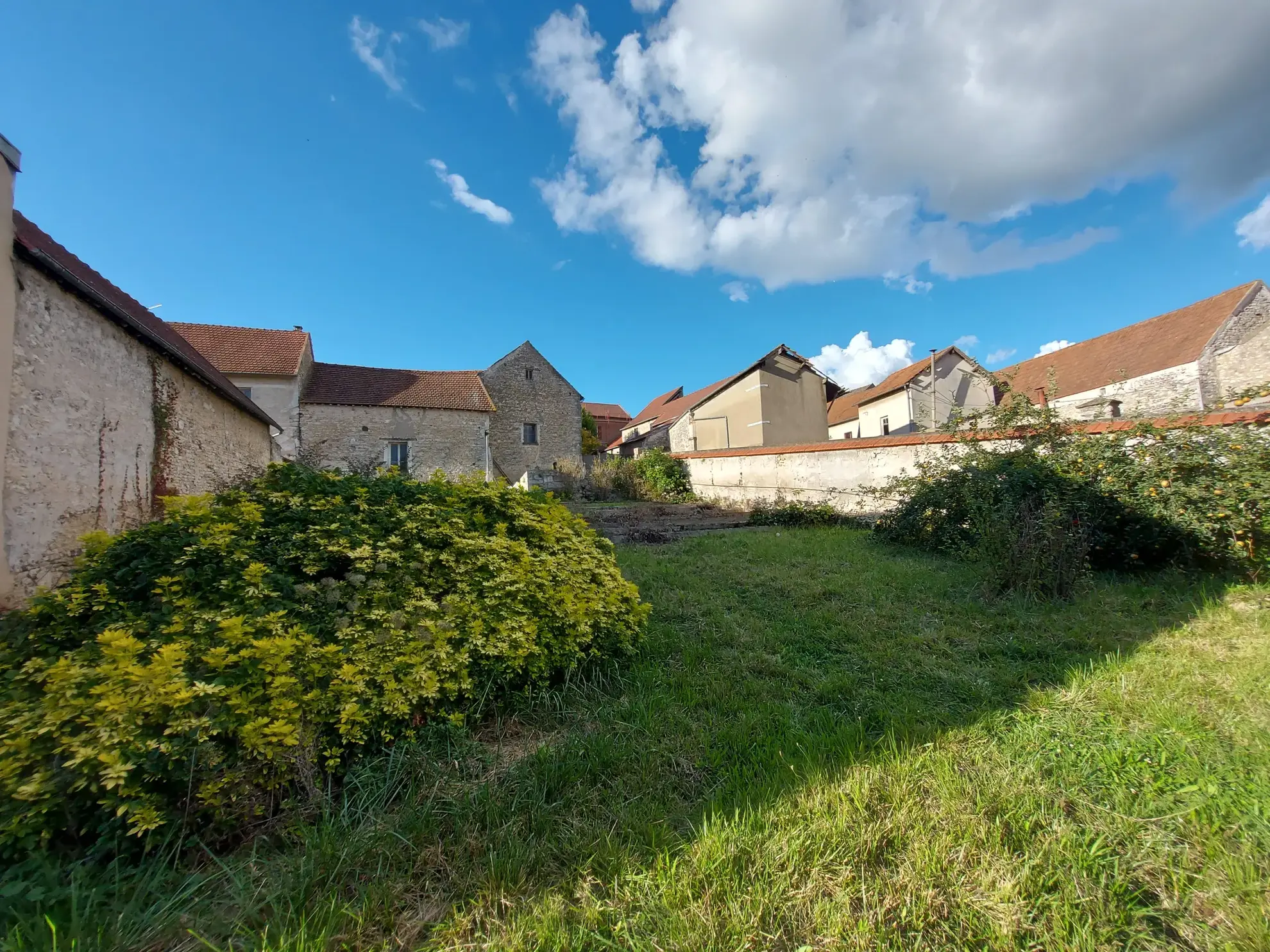 Terrain constructible de 400m2 à vendre à Bennecourt 