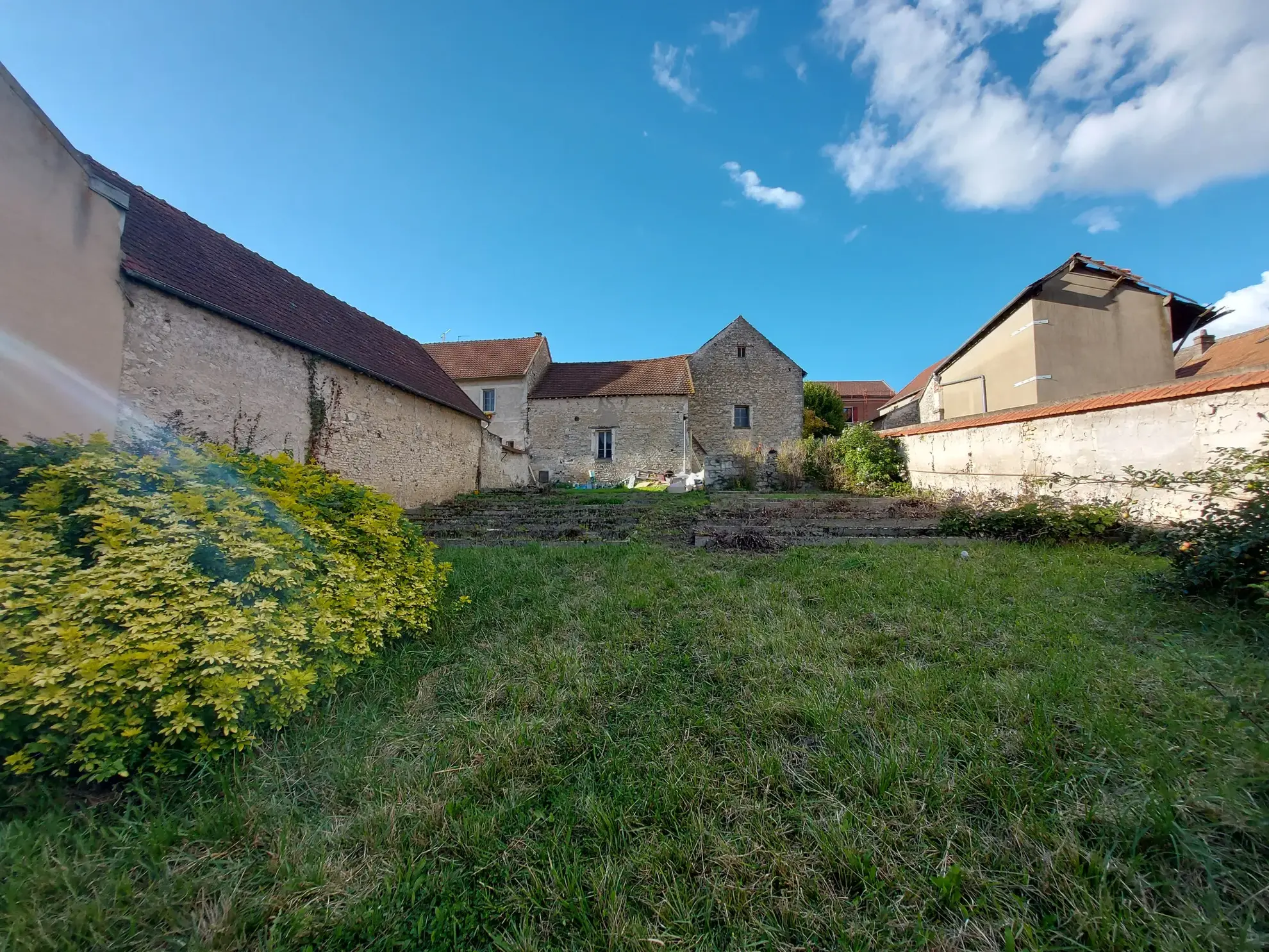 Terrain constructible de 400m2 à vendre à Bennecourt 