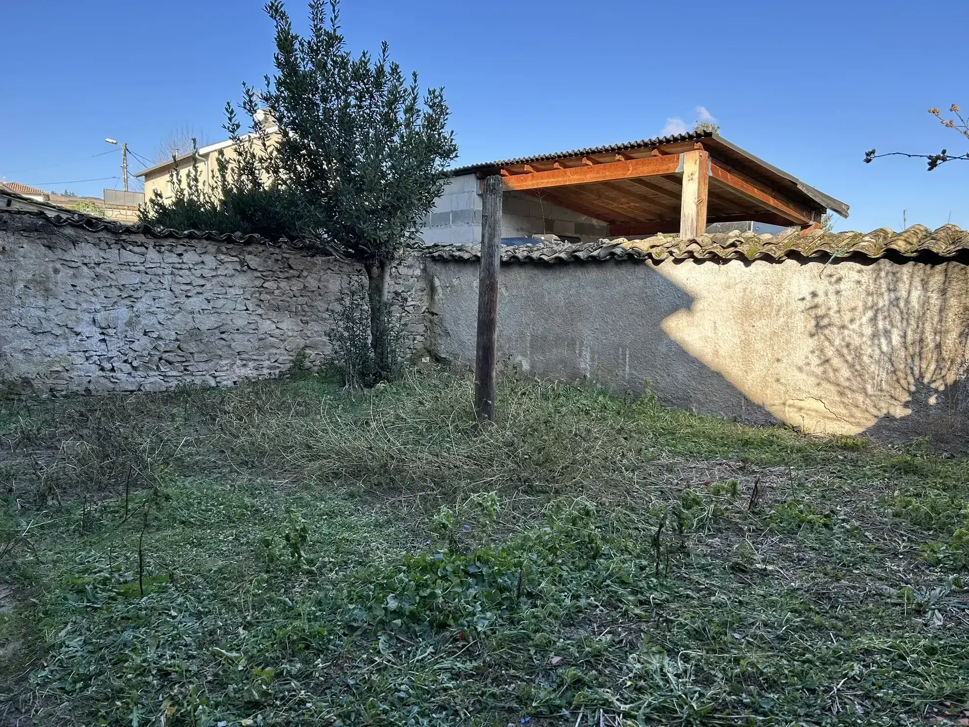 Charmante maison de village à Fleurie, à rénover 