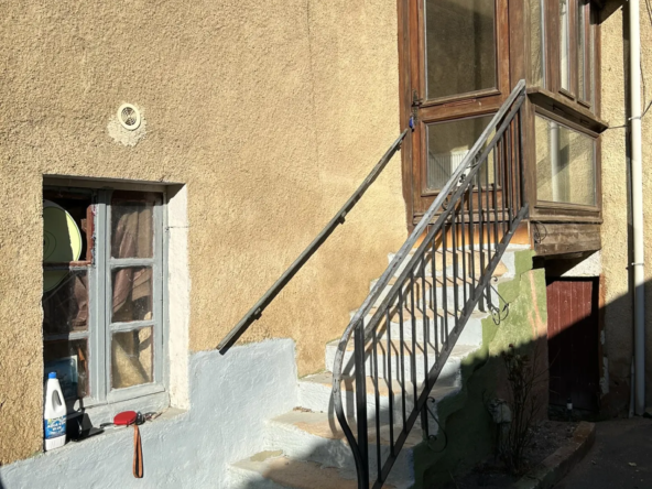 Charmante maison de village à Fleurie, à rénover 
