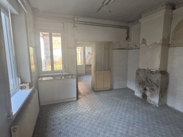Immeuble de 300 m² à Hénin-Beaumont - Opportunité à saisir ! 