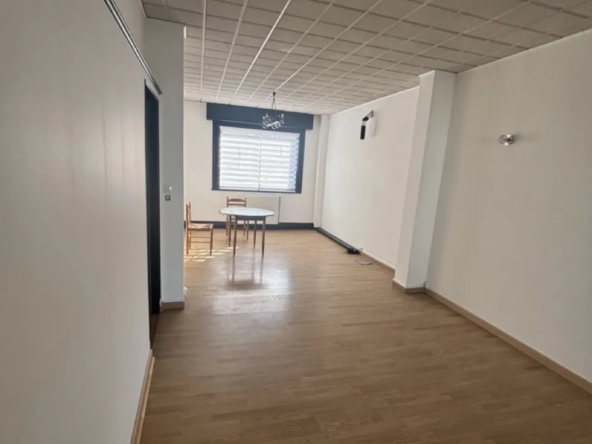 Immeuble de 300 m² à Hénin-Beaumont - Opportunité à saisir ! 
