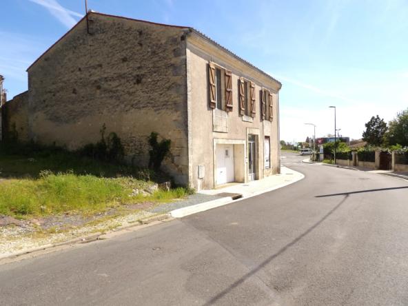 Maison à finir de rénover avec projet 3 appartements validé 