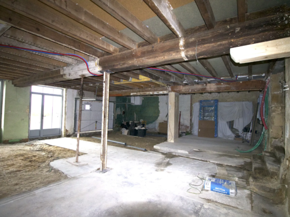 Maison à finir de rénover avec projet 3 appartements validé 