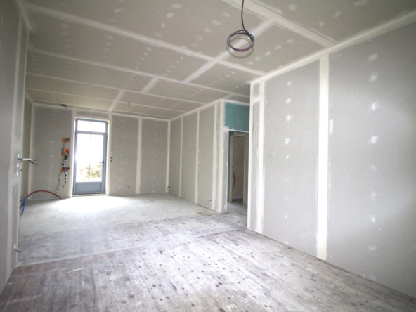 Maison à finir de rénover avec projet 3 appartements validé 