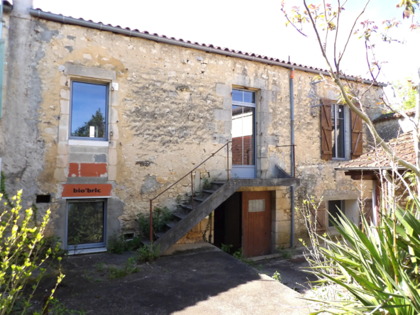 Maison à finir de rénover avec projet 3 appartements validé 