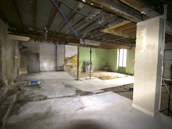 Maison à finir de rénover avec projet 3 appartements validé 