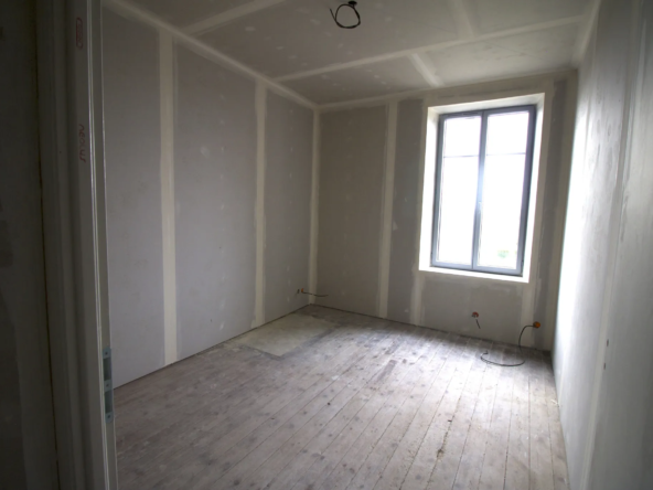 Maison à finir de rénover avec projet 3 appartements validé 