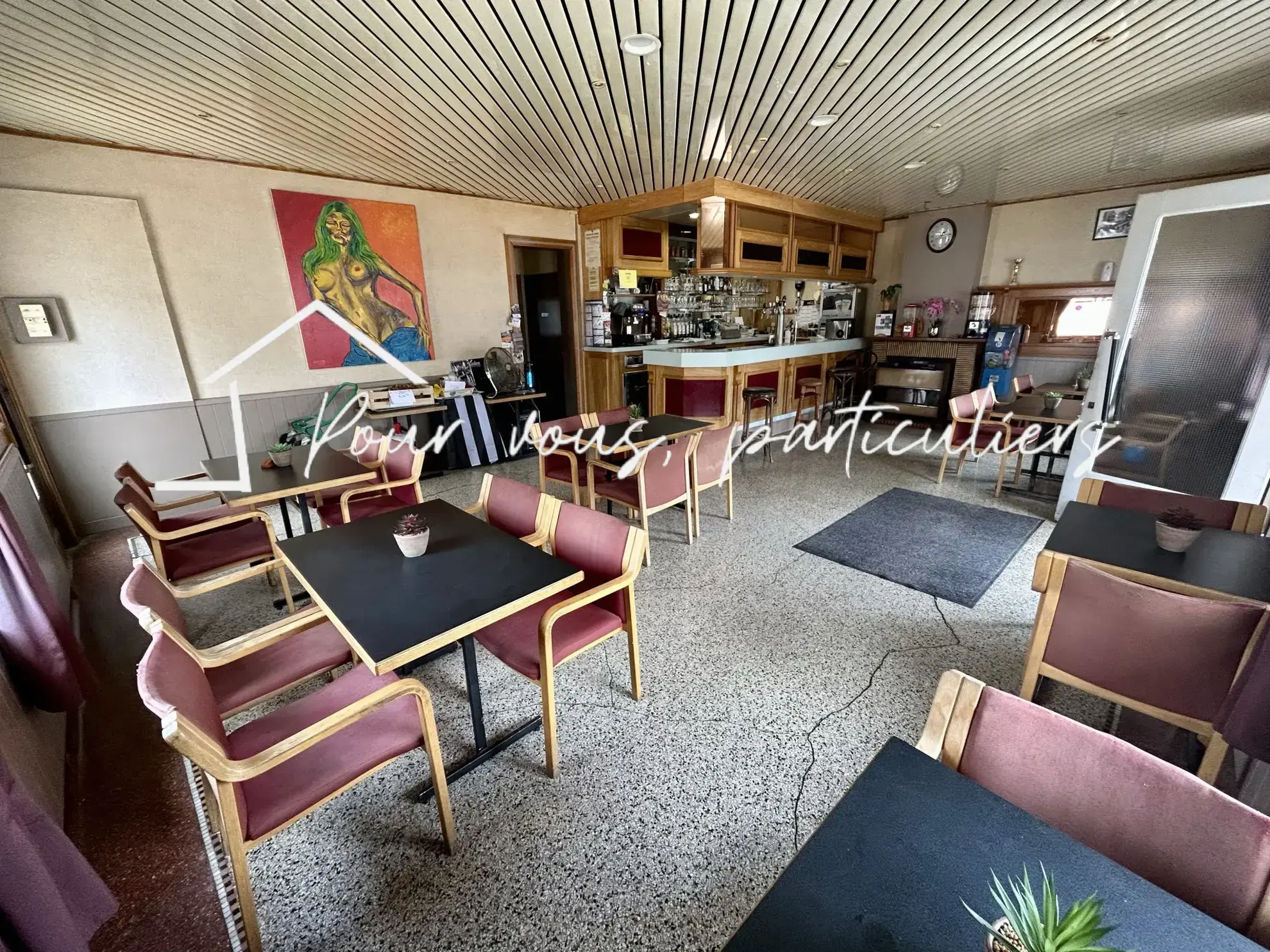 Vente d'un Immeuble avec Brasserie et Appartement à Cambrai 