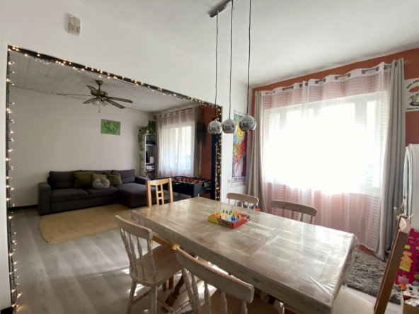 Maison de Village à Vias avec Terrasse et Garage 